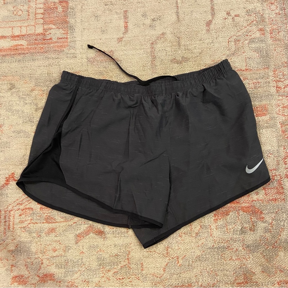 Women’s Nike Dri-Fit Tempo Running Athletic Shorts Gray/Black, Medium